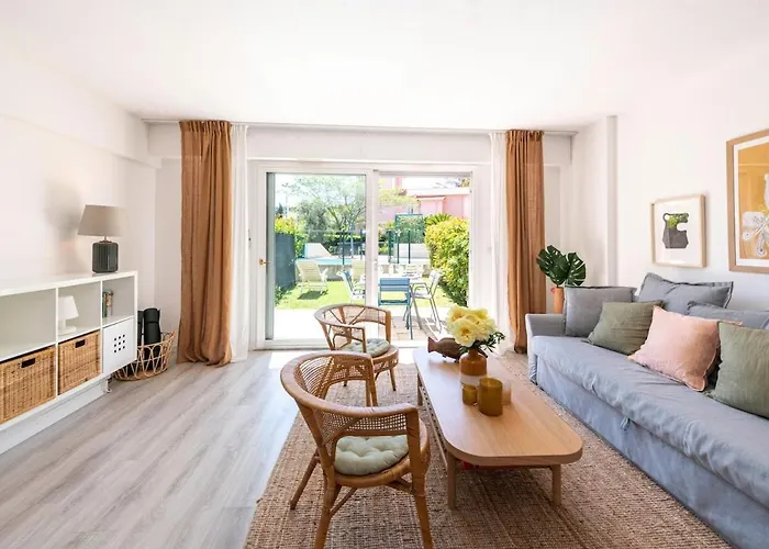 Сasa de vacaciones Two Bedroom Cap D'